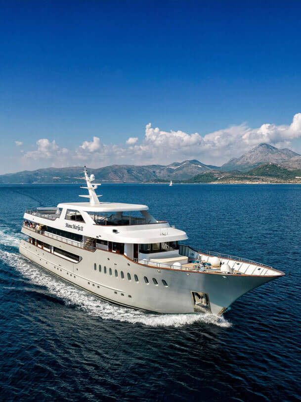 Mini cruiser yacht in Croatia
