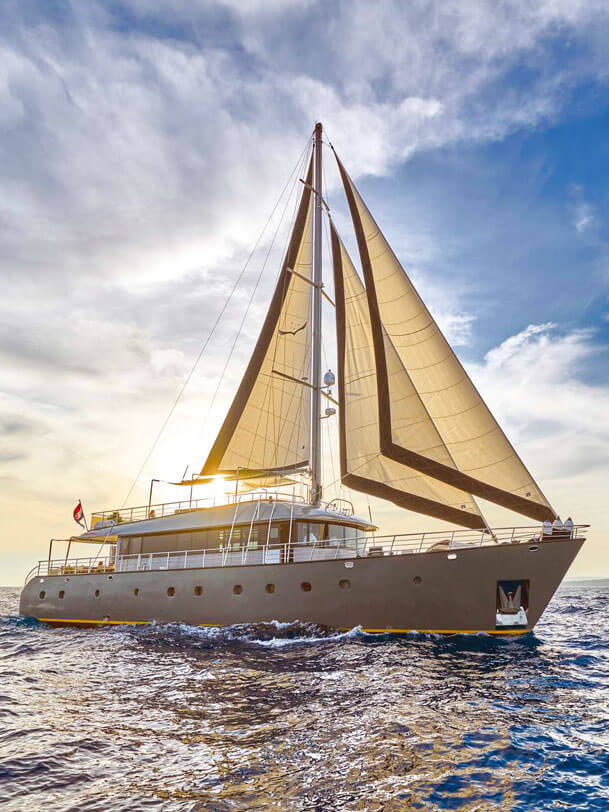 Yacht